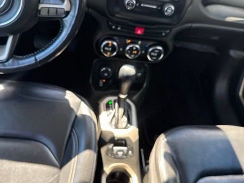 Used 2017 Jeep Renegade Limited AWD/4WD image 29