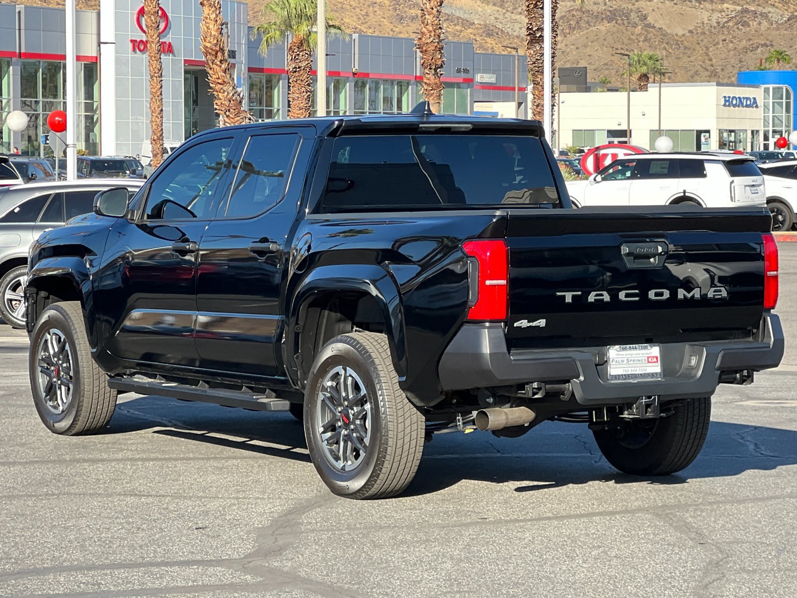 Used 2025 Toyota Tacoma SR AWD/4WD image 5