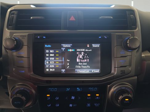 Used 2015 Toyota 4Runner Limited w/ Four Season Floor Mat Package AWD/4WD image 19