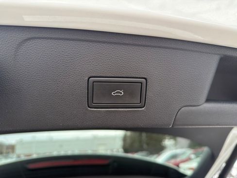 Used 2021 Volkswagen Atlas Cross Sport SEL image 38