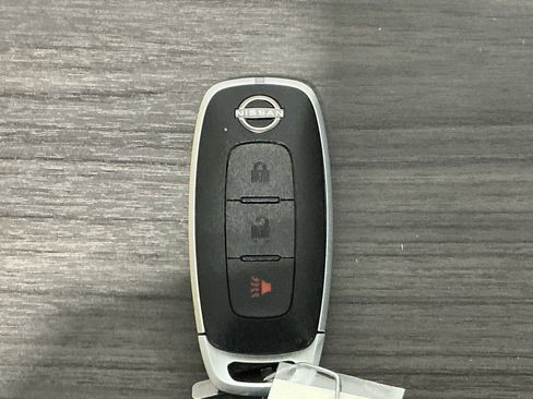 Used 2025 Nissan Kicks SV image 24