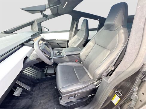 Used 2024 Tesla Cybertruck AWD Crew Cab image 14