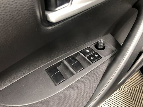 Used 2020 Toyota Corolla LE image 13