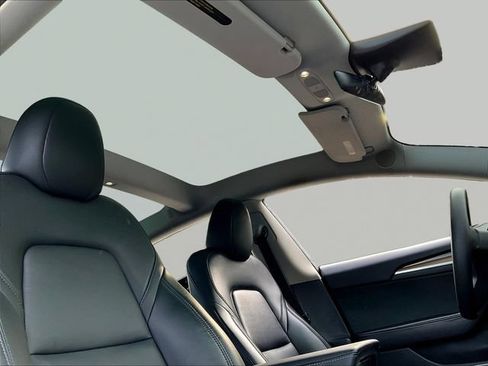 Used 2023 Tesla Model 3 Standard Range RWD image 26