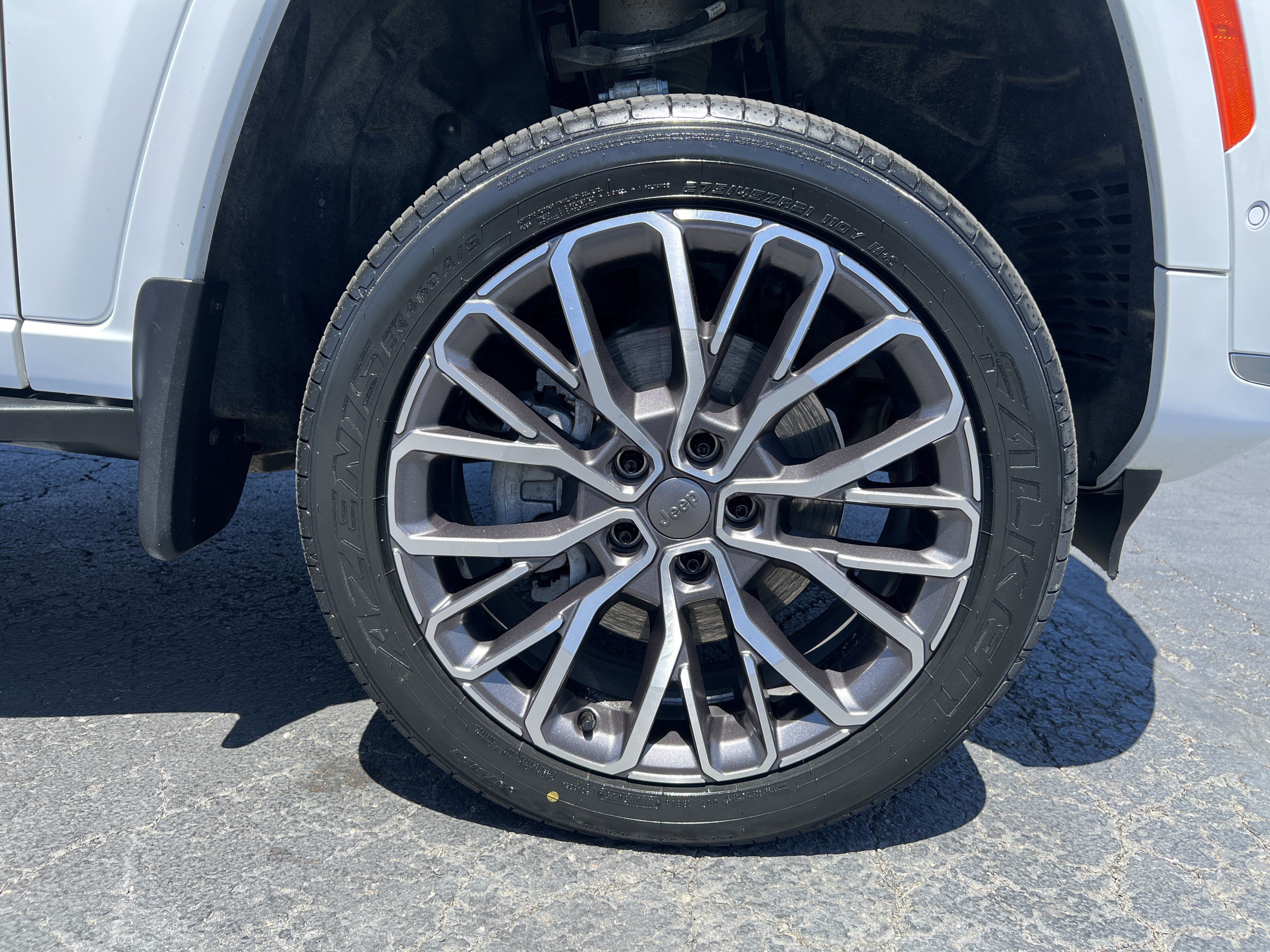Used 2022 Jeep Grand Cherokee L Summit AWD/4WD image 12