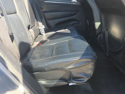 Used 2015 Jeep Grand Cherokee Limited image 17