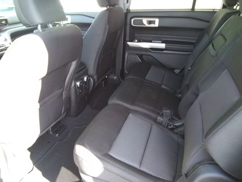 Used 2022 Ford Explorer XLT w/ Class IV Trailer Tow Package image 10