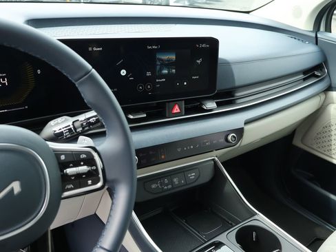 New 2026 Kia Carnival EX FWD image 27