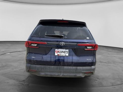 Used 2024 Toyota Grand Highlander AWD image 14