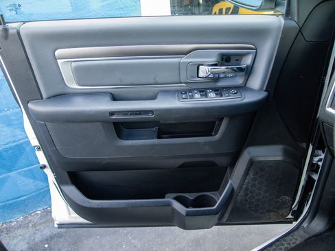 Used 2024 RAM 1500 Classic SLT AWD/4WD image 11