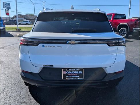 New 2026 Chevrolet Equinox EV LT image 6