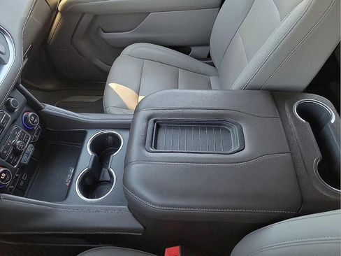 Used 2023 Chevrolet Suburban LT w/ Luxury Package image 20