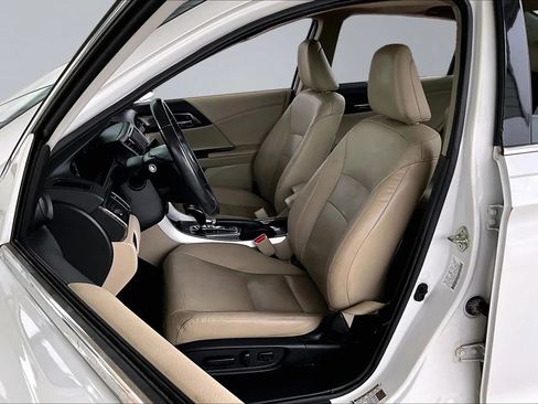 Used 2016 Honda Accord Touring image 18