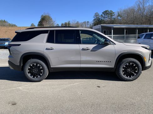 New 2026 Chevrolet Traverse Z71 w/ Driver Confidence Package image 2