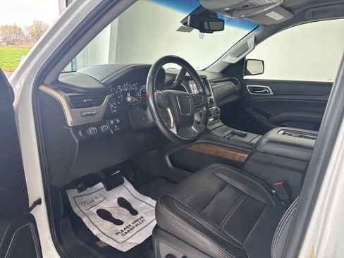 Used 2019 GMC Yukon XL Denali AWD/4WD image 7
