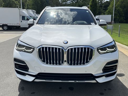 Used 2022 BMW X5 xDrive40i w/ Premium Package AWD/4WD image 2