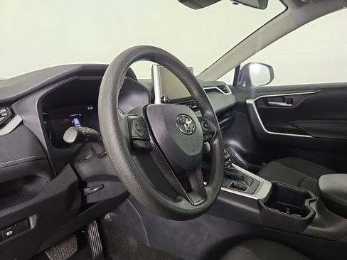 Used 2025 Toyota RAV4 XLE image 14