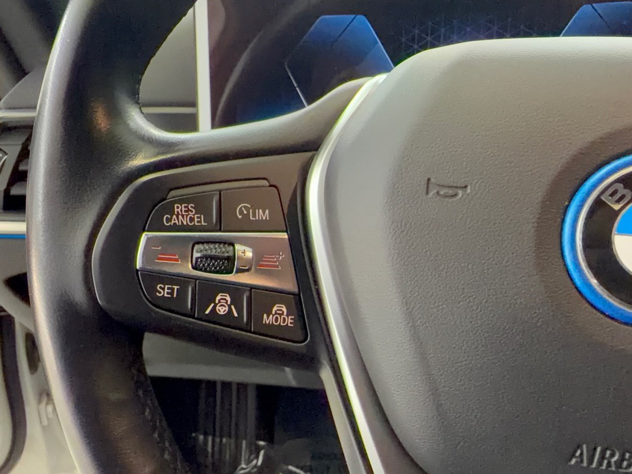 Used 2023 BMW i4 eDrive40 RWD image 18