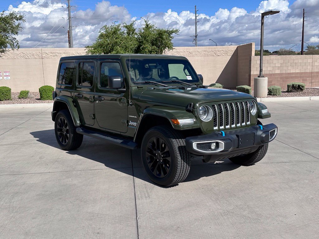 Used 2023 Jeep Wrangler Unlimited Sahara AWD/4WD image 4