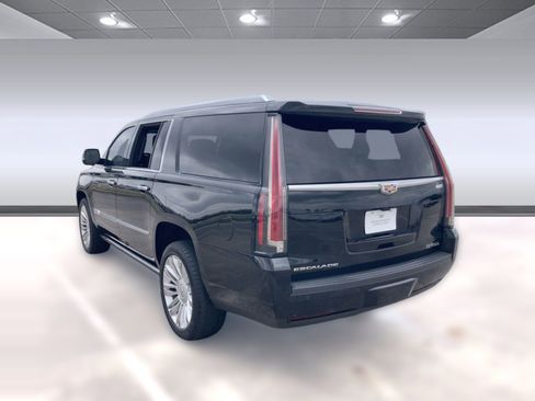 Used 2017 Cadillac Escalade ESV Platinum image 3