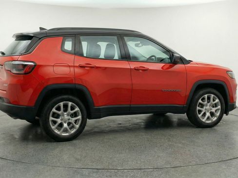 Used 2025 Jeep Compass Limited AWD/4WD image 9