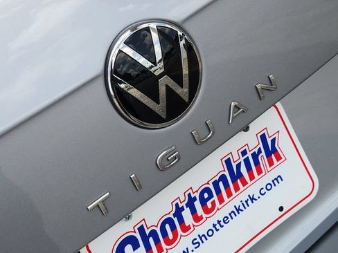 Used 2023 Volkswagen Tiguan S FWD image 9