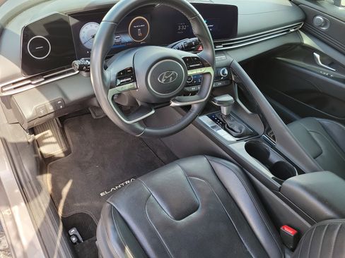 Used 2023 Hyundai Elantra Limited FWD image 13