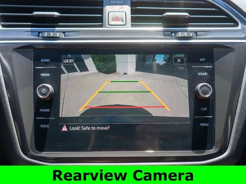 Used 2024 Volkswagen Tiguan SE w/ Panoramic Sunroof Package AWD/4WD image 23