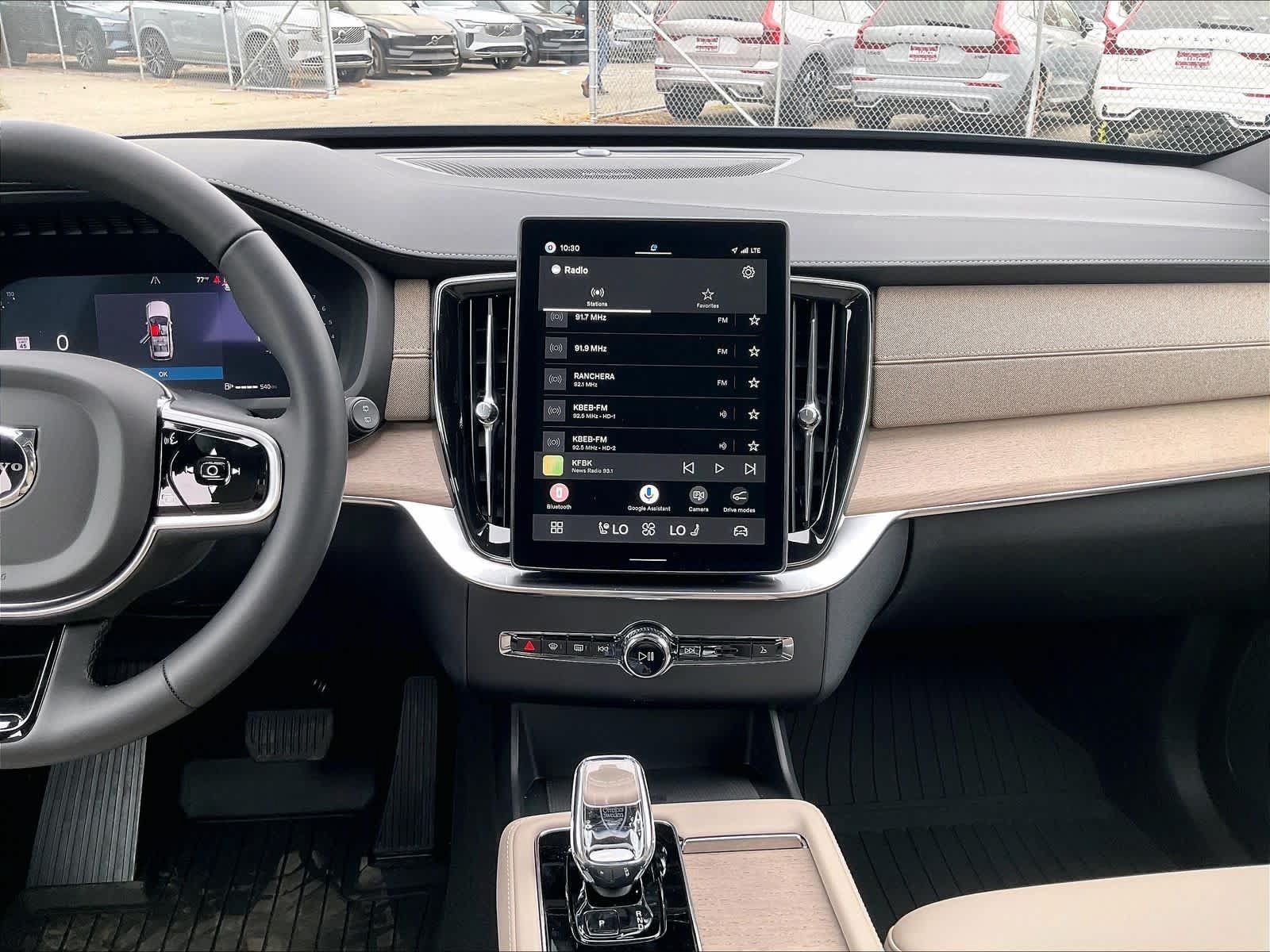 New 2027 Volvo XC90 B6 Plus AWD/4WD image 9