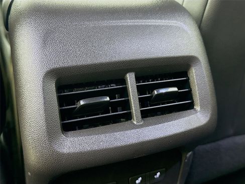 Used 2024 Chevrolet Equinox Premier image 28