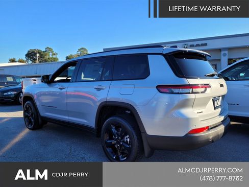 New 2025 Jeep Grand Cherokee L Altitude AWD/4WD image 10