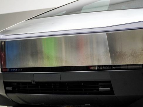 Used 2025 Tesla Cybertruck AWD Crew Cab image 2