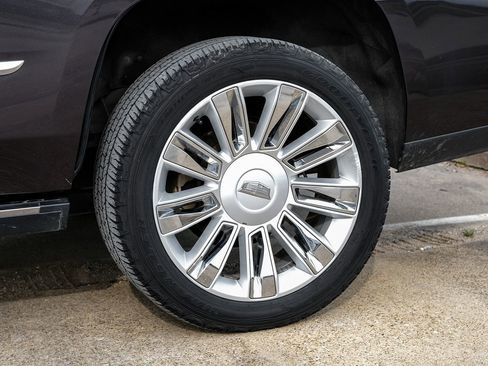 Used 2017 Cadillac Escalade Platinum image 50