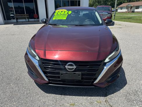 Used 2025 Nissan Altima 2.5 SV FWD image 8