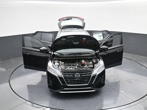Certified 2025 Nissan Kicks Play S FWD image 35