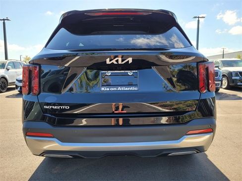 New 2025 Kia Sorento S w/ Panoramic Sunroof Package image 9