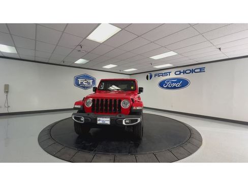Used 2020 Jeep Wrangler Unlimited Sahara AWD/4WD image 5