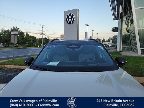 Used 2025 Volkswagen Tiguan SE R-Line AWD/4WD image 23