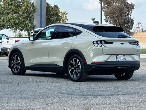 Certified 2025 Ford Mustang Mach-E Select image 6