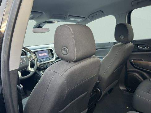 Used 2023 GMC Acadia SLE w/ Driver Convenience Package image 13