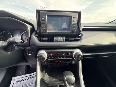 Used 2022 Toyota RAV4 XLE Premium image 12