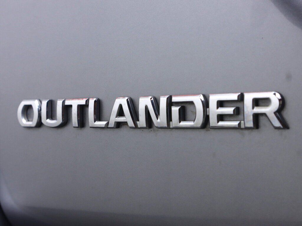 Used 2020 Mitsubishi Outlander ES AWD/4WD image 35