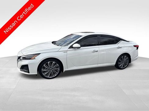 Used 2024 Nissan Altima 2.5 SL image 2