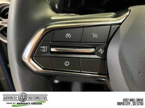 Used 2026 Chevrolet Equinox LT AWD/4WD image 32