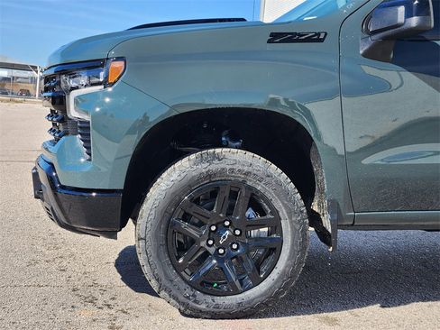 New 2026 Chevrolet Silverado 1500 LT Trail Boss w/ Dark Appearance Package image 5