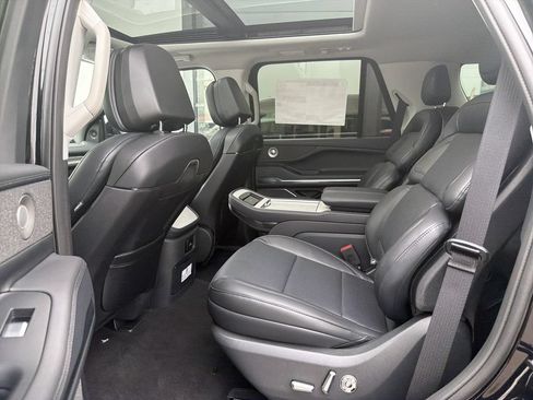 New 2027 Lincoln Navigator Reserve AWD/4WD image 6