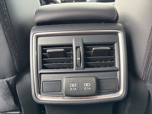 Used 2020 Subaru Forester Limited w/ Popular Package #3 image 9