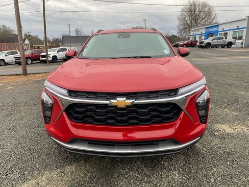 New 2026 Chevrolet Trax LT w/ LPO, Blackout Package image 8