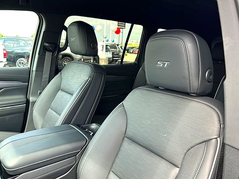 New 2026 Buick Enclave Sport Touring w/ Power Package image 11