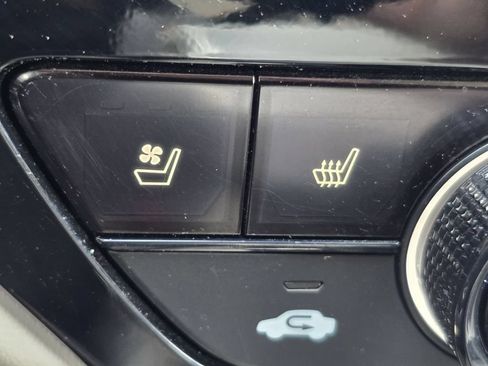 Used 2024 Honda Accord Touring image 9